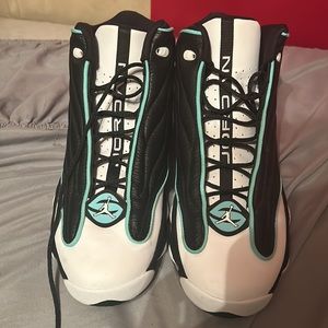 shoe stores selling jordans